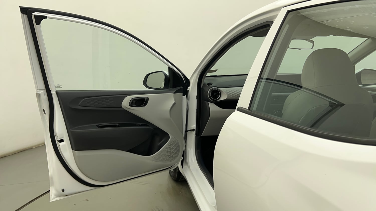 Used 2025 Hyundai Grand i10 Nios Magna 1.2 Kappa Petrol Manual interior LEFT FRONT DOOR OPEN VIEW