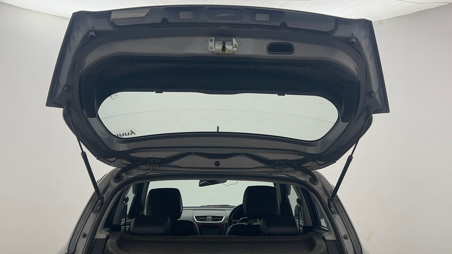 Used 2015 Maruti Suzuki Swift VXi Petrol Manual interior DICKY DOOR OPEN VIEW