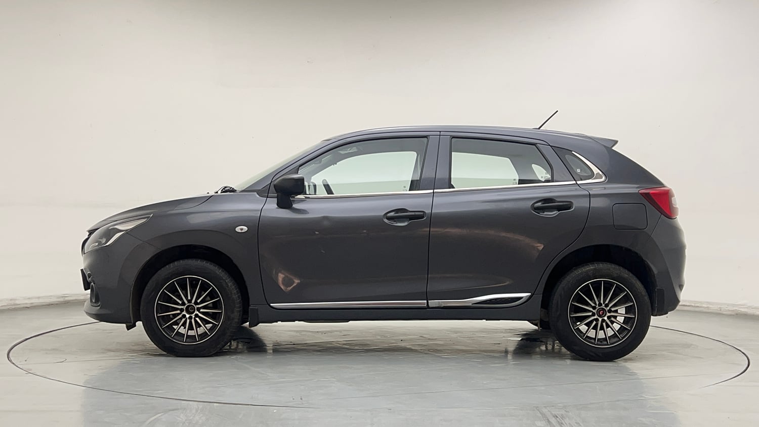 Used 2023 Maruti Suzuki Baleno Sigma MT Petrol Manual exterior LEFT SIDE VIEW