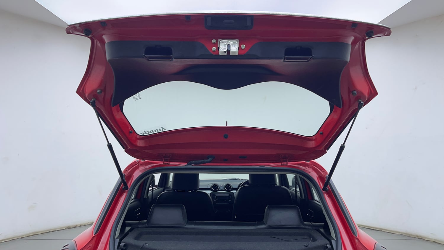 Used 2019 Maruti Suzuki Swift VXi Petrol Manual interior DICKY DOOR OPEN VIEW