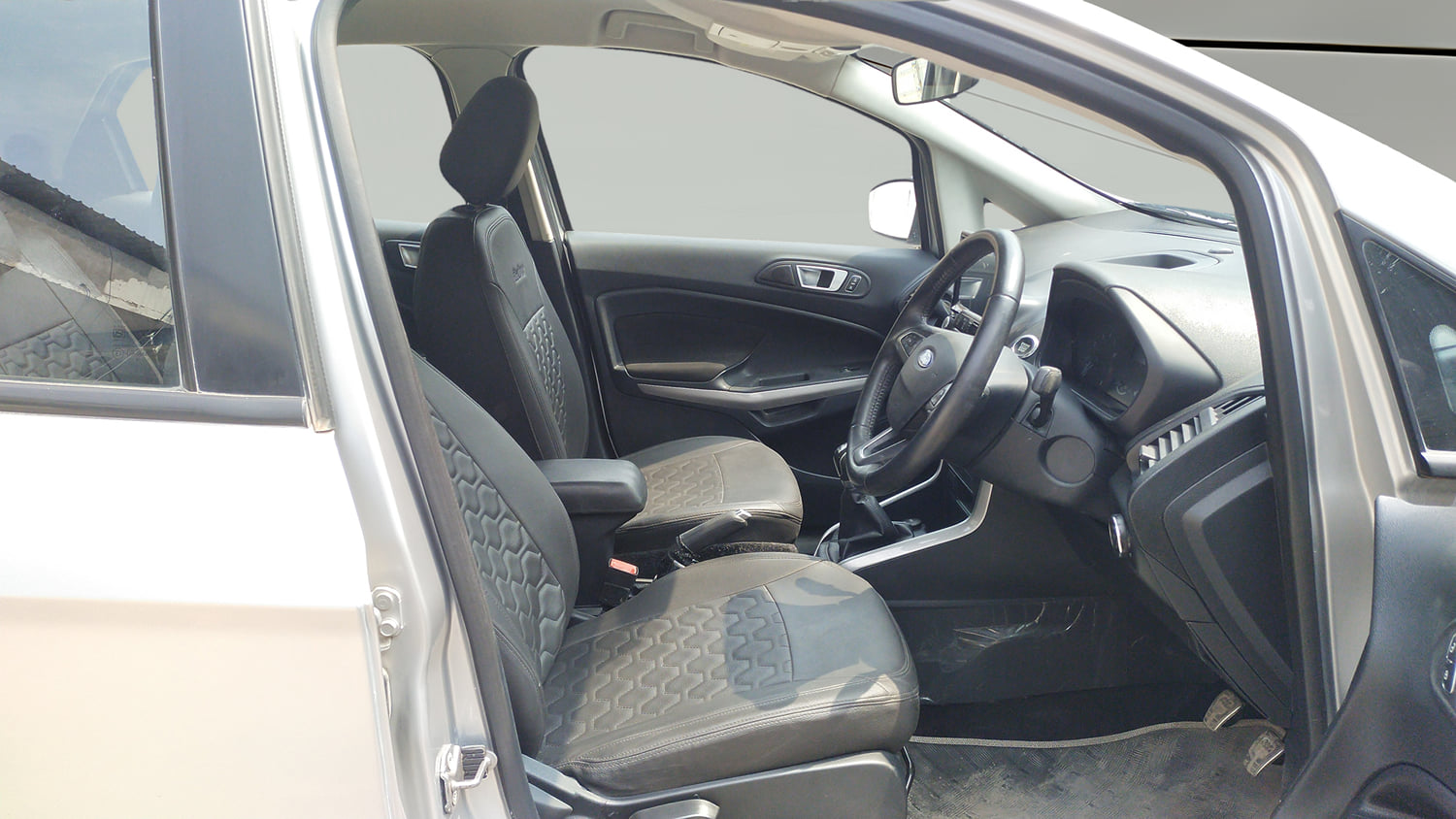 Used 2018 Ford EcoSport Titanium 1.5L Ti-VCT Petrol Manual interior RIGHT SIDE FRONT DOOR CABIN VIEW