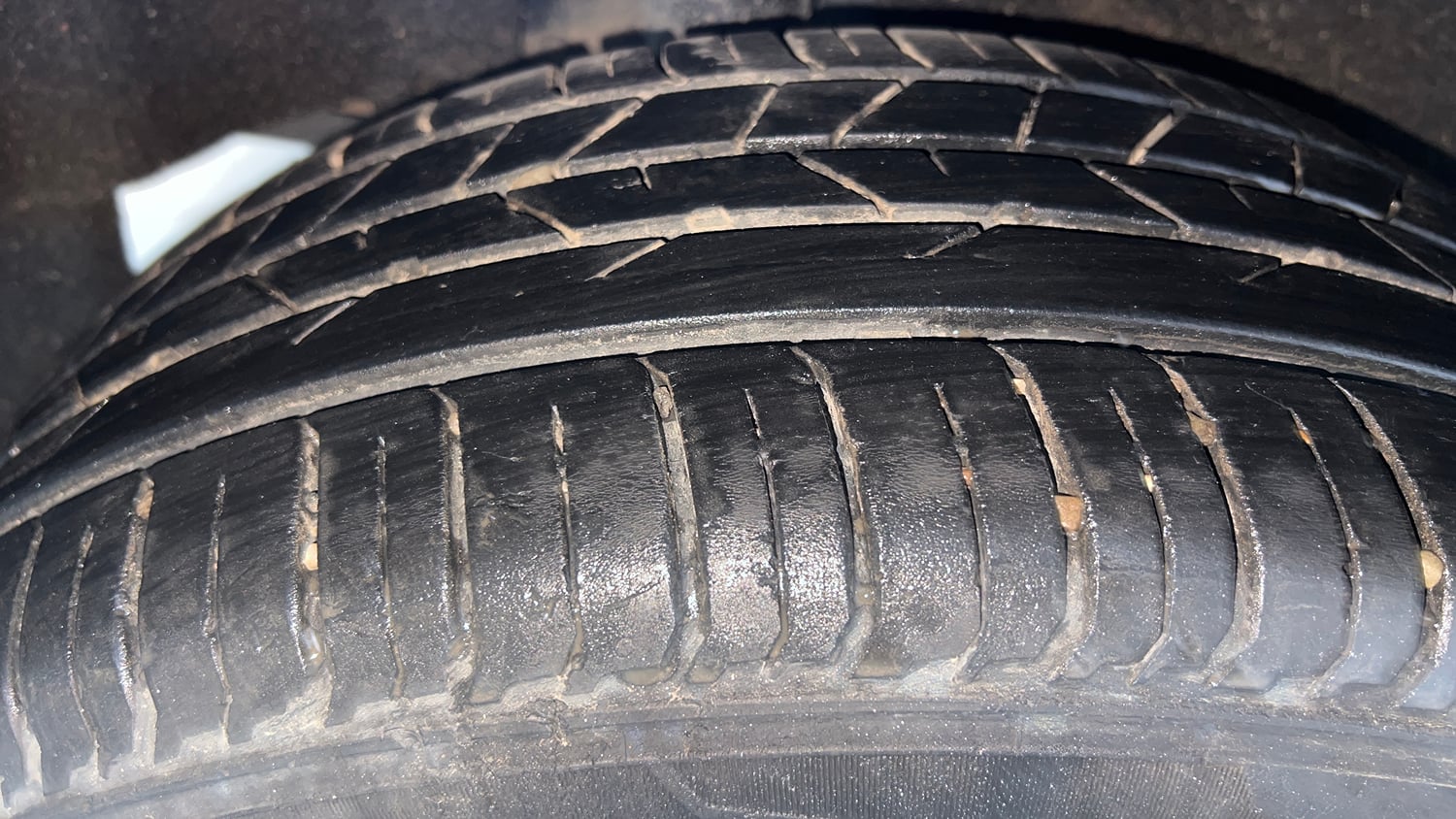 Used 2019 Maruti Suzuki Baleno Zeta 1.2 Petrol Manual tyres RIGHT REAR TYRE TREAD VIEW
