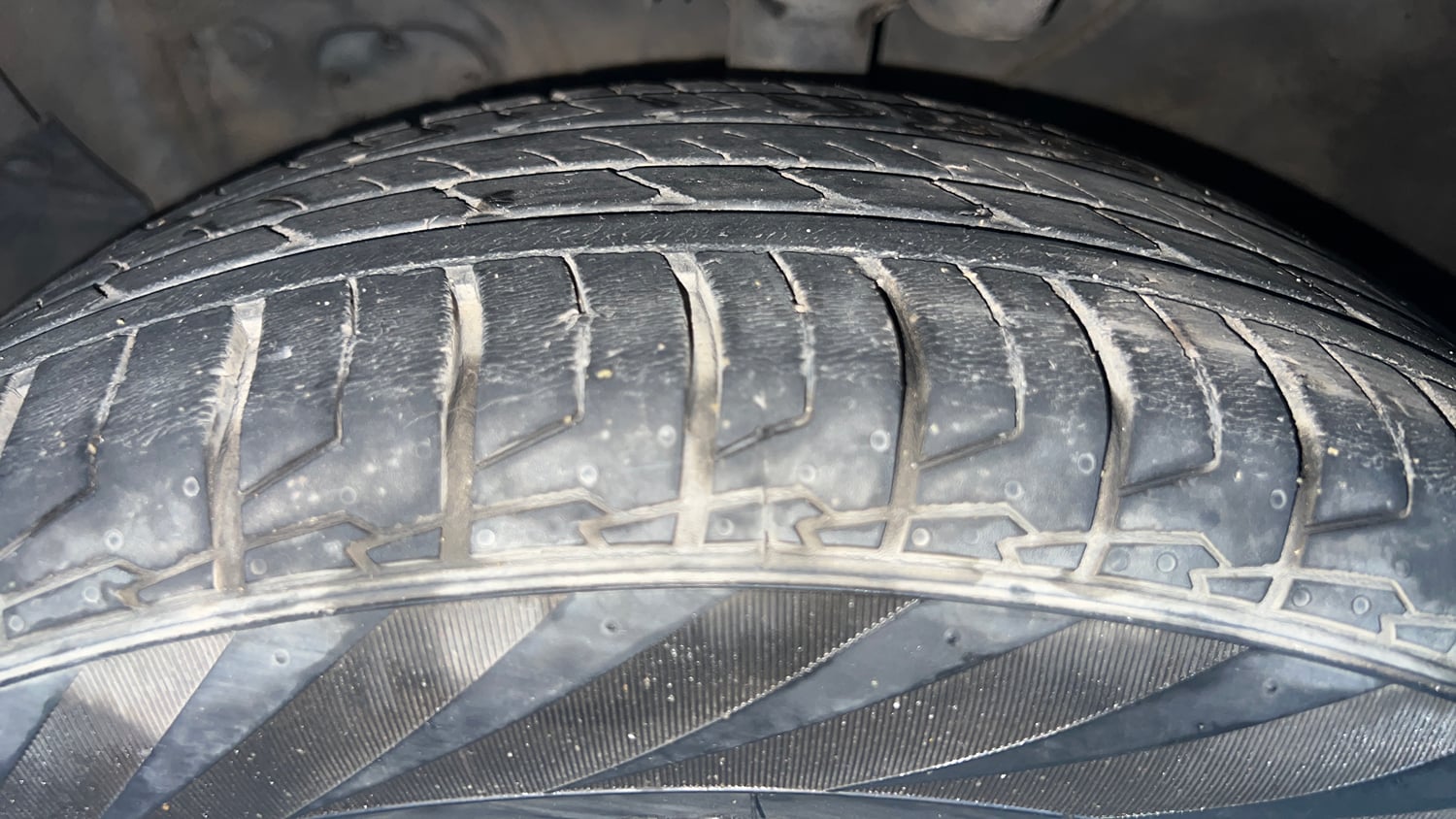 Used 2020 kia Seltos GTX DCT 1.4 Petrol Automatic tyres LEFT FRONT TYRE TREAD VIEW