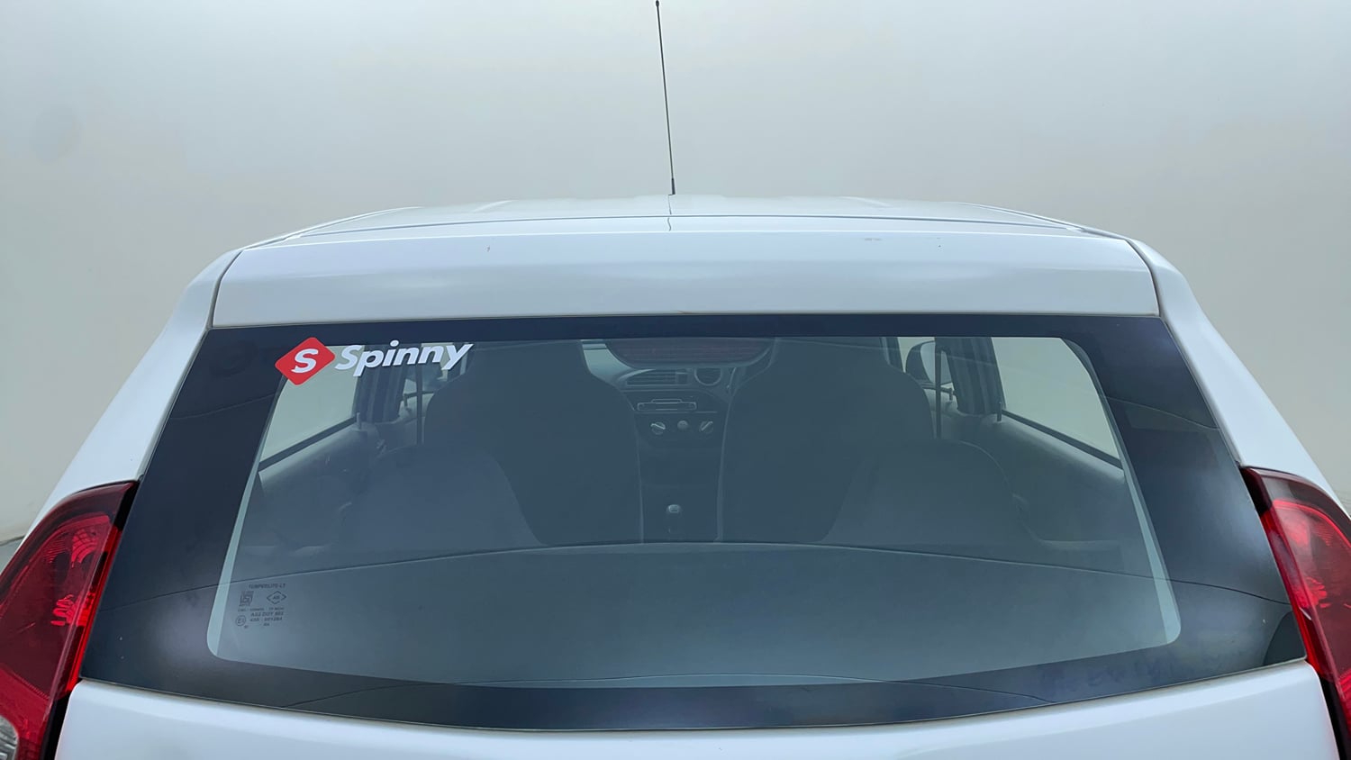Used 2016 Datsun Redi-GO T (O) Petrol Manual exterior BACK WINDSHIELD VIEW