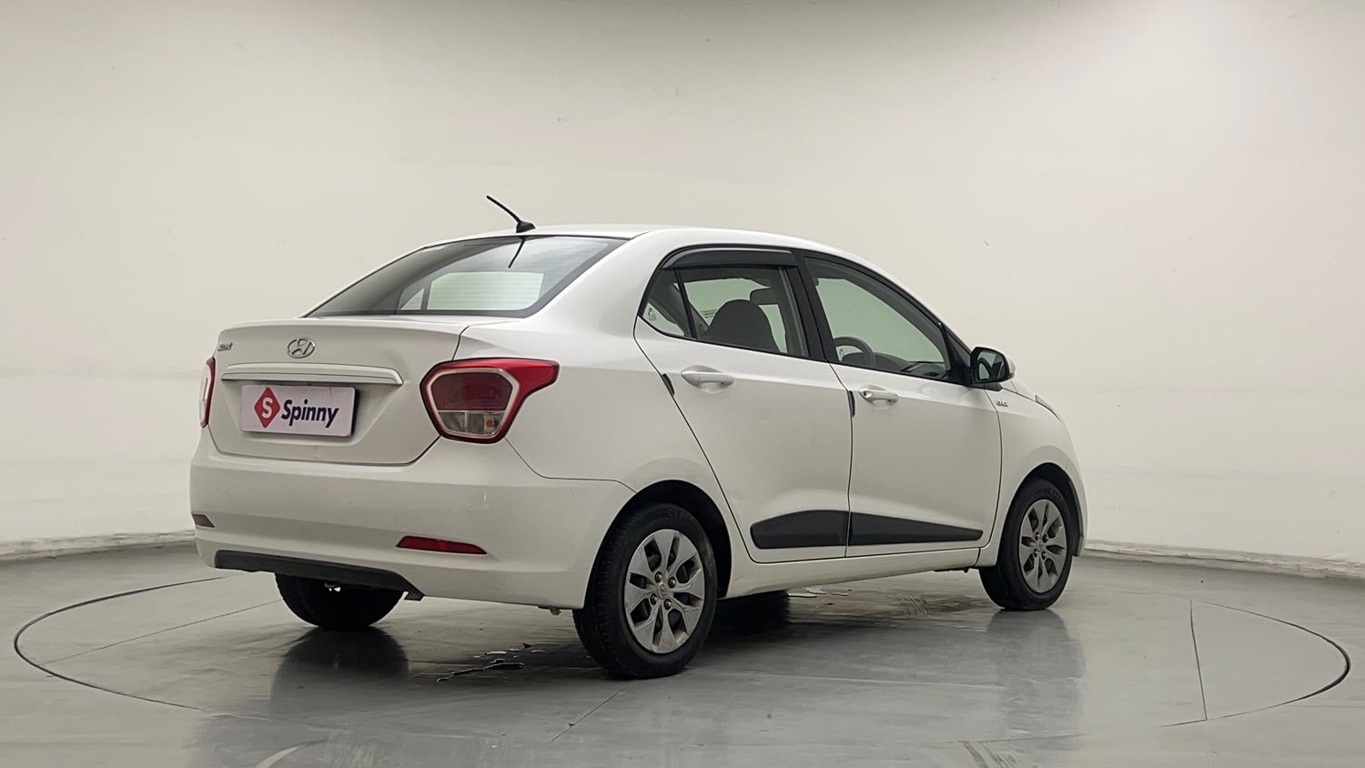 Used 2017 Hyundai Xcent S 1.1 CRDi Diesel Manual exterior RIGHT REAR CORNER VIEW