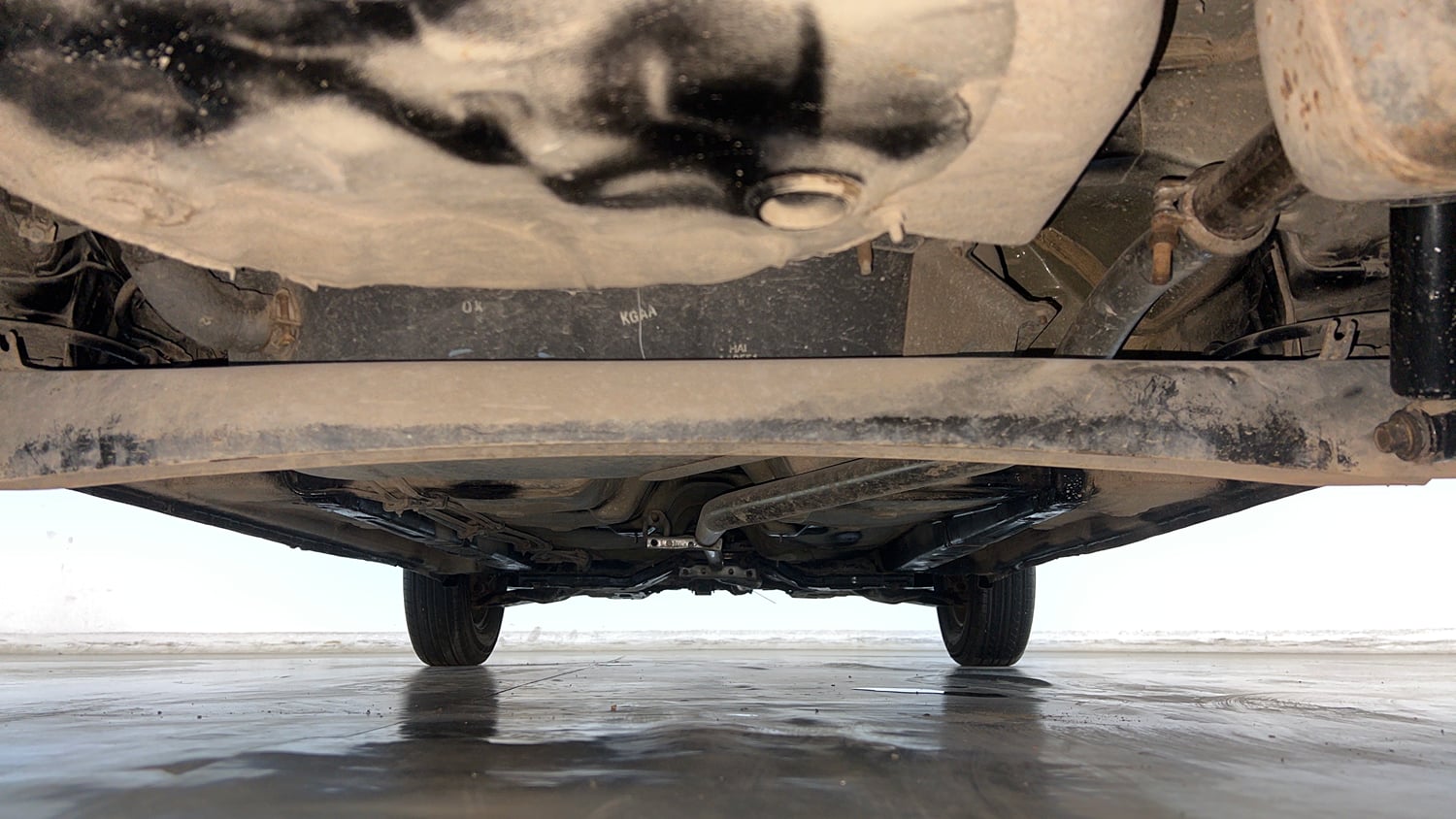 Used 2015 Hyundai i10 Magna 1.1 iRDE2 Petrol Manual extra REAR UNDERBODY VIEW (TAKEN FROM REAR)