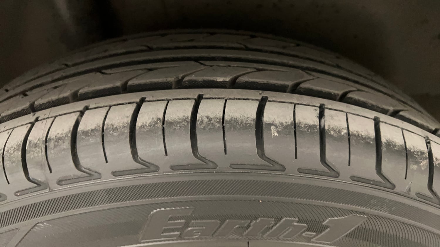 Used 2012 Honda City 1.5 V MT Petrol Manual tyres RIGHT REAR TYRE TREAD VIEW