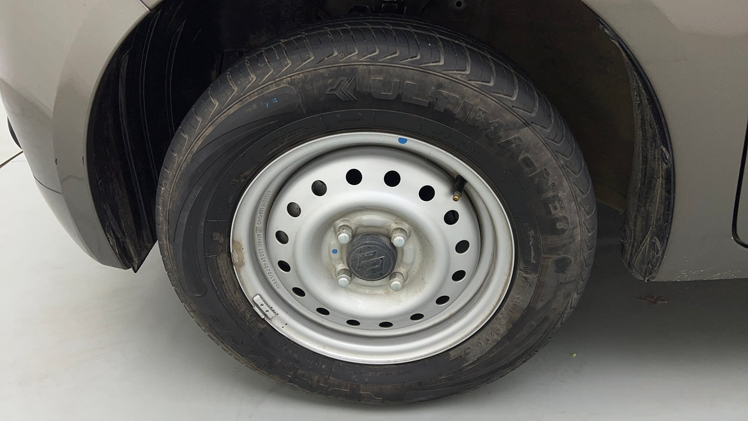Used 2025 Maruti Suzuki Wagon R LXI 1.0 CNG Cng Manual tyres LEFT FRONT TYRE RIM VIEW