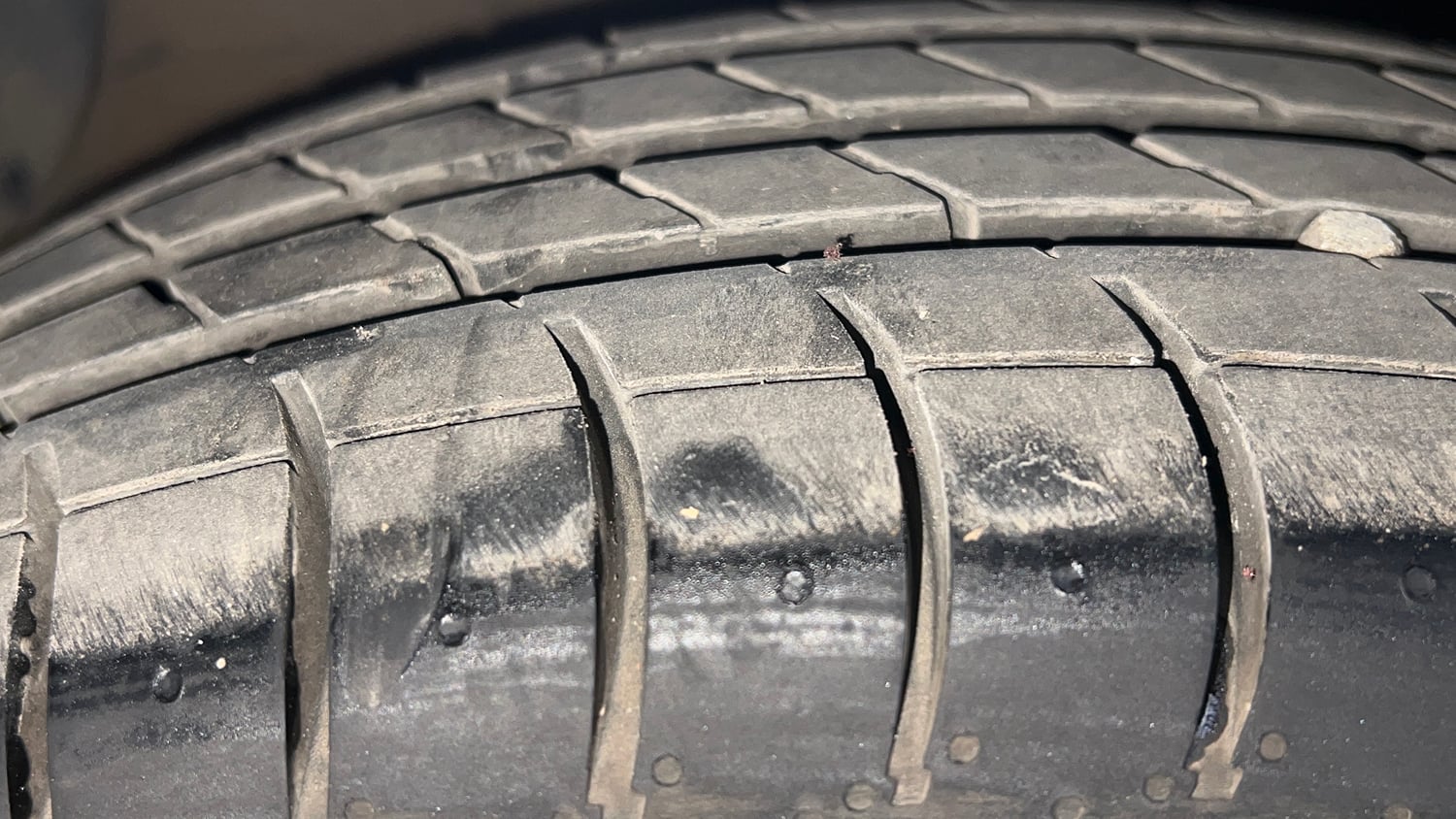 Used 2019 Hyundai Grand i10 Sportz 1.2 Kappa VTVT Petrol Manual tyres LEFT FRONT TYRE TREAD VIEW