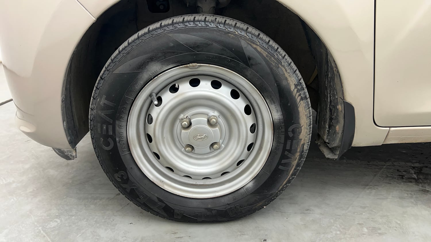 Used 2019 Hyundai Santro Era Executive Petrol Manual tyres LEFT FRONT TYRE RIM VIEW