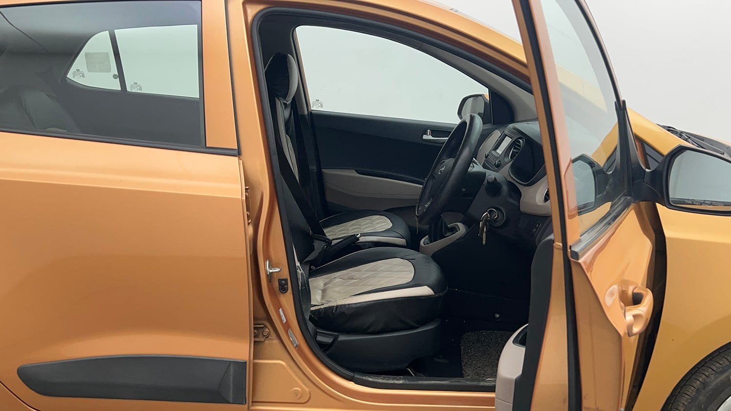 Used 2017 Hyundai Grand i10 Sportz 1.2 Kappa VTVT Petrol Manual interior RIGHT SIDE FRONT DOOR CABIN VIEW