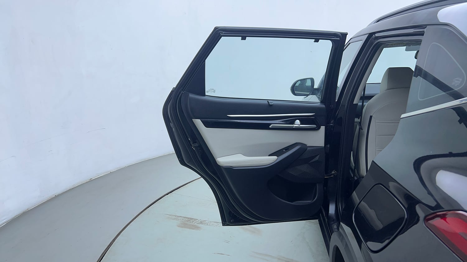 Used 2023 Kia Seltos HTX 1.5 Diesel AT Diesel Automatic interior LEFT REAR DOOR OPEN VIEW