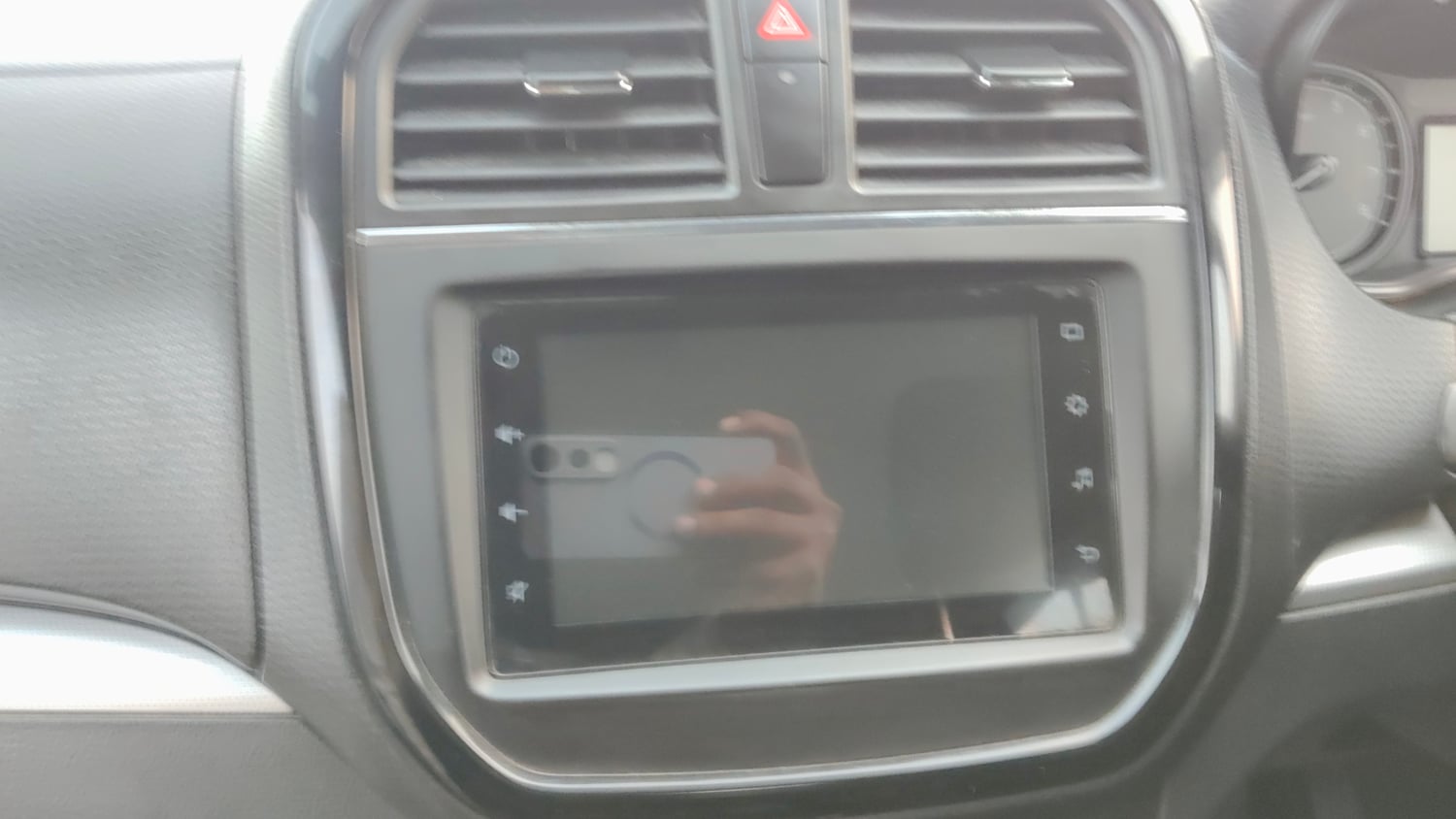 Used 2021 maruti-suzuki Vitara Brezza ZXi Petrol Manual top_features Integrated (in-dash) music system