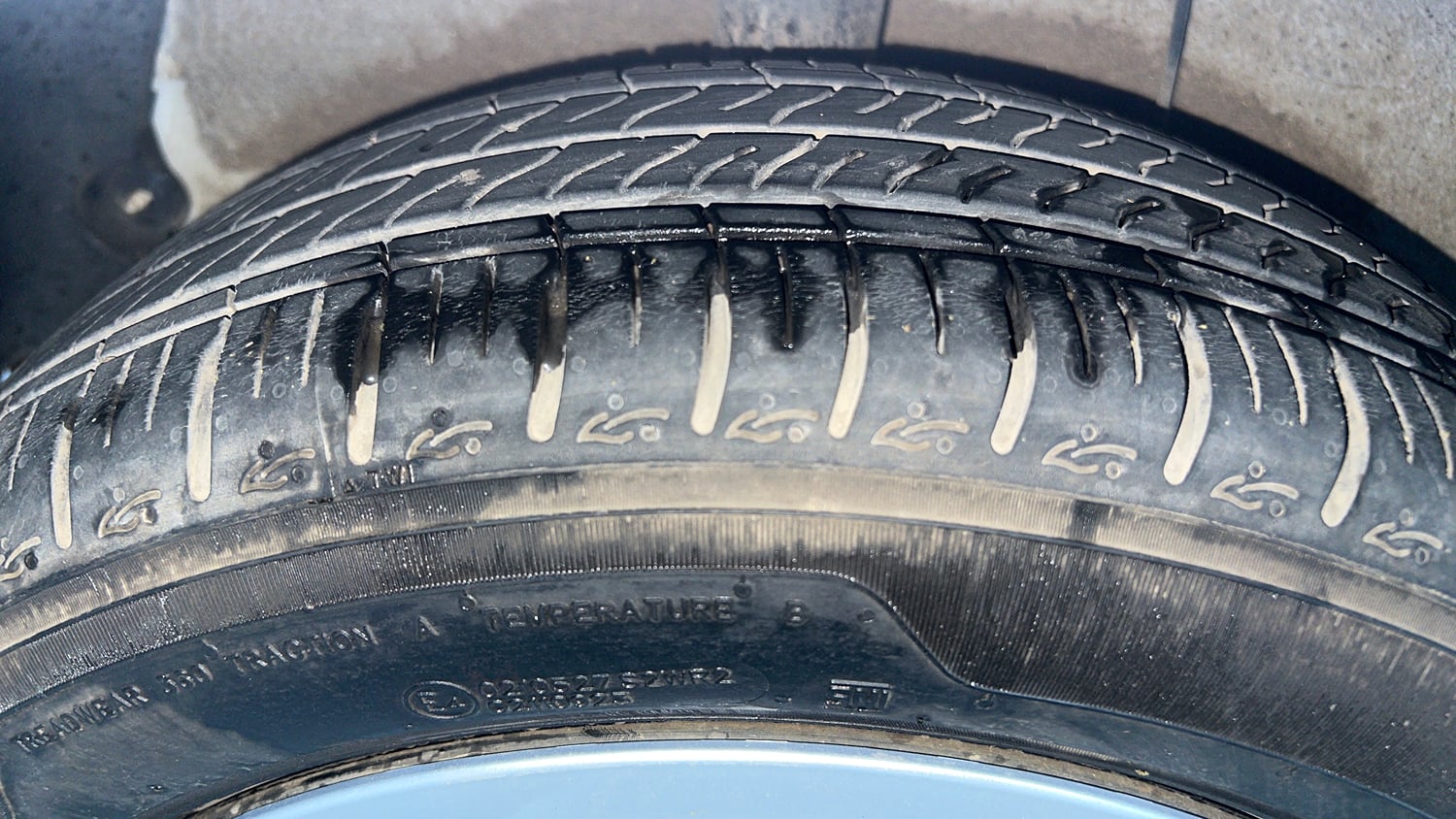 Used 2025 Hyundai Aura S 1.2 Petrol Petrol Manual tyres RIGHT REAR TYRE TREAD VIEW