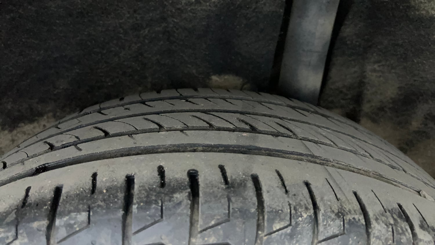 Used 2018 Maruti Suzuki Vitara Brezza [2016-2020] ZDi Plus Diesel Manual tyres LEFT REAR TYRE TREAD VIEW