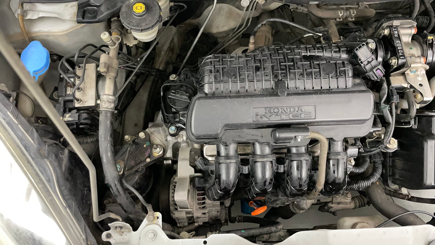 Used 2017 Honda Amaze 1.2 SX i-VTEC Petrol Manual engine ENGINE RIGHT SIDE VIEW