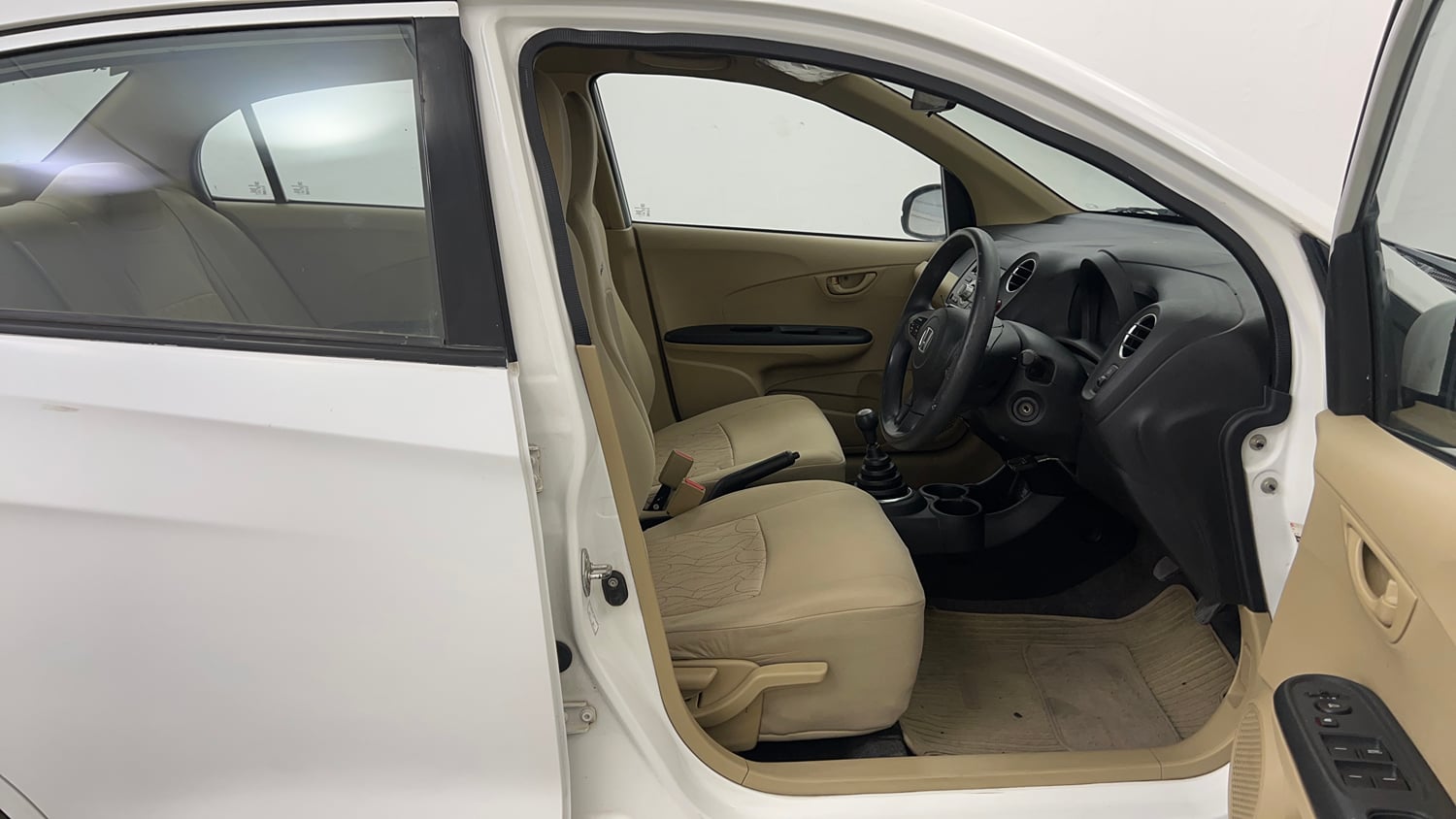 Used 2015 Honda Amaze 1.2 S i-VTEC Petrol Manual interior RIGHT SIDE FRONT DOOR CABIN VIEW