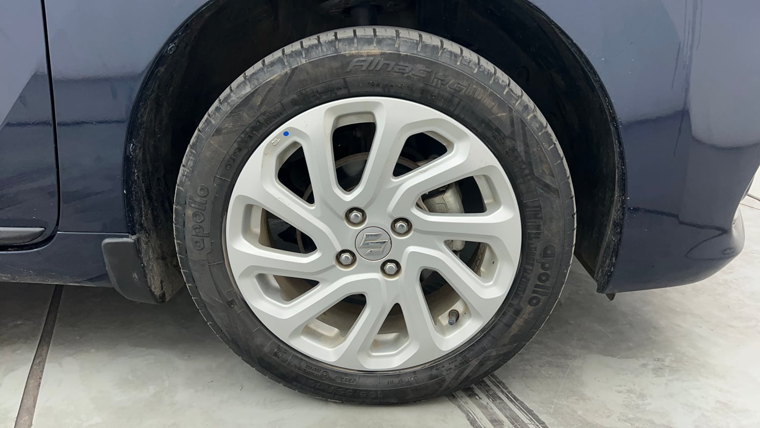 Used 2023 Maruti Suzuki Baleno Zeta AGS Petrol Automatic tyres RIGHT FRONT TYRE RIM VIEW