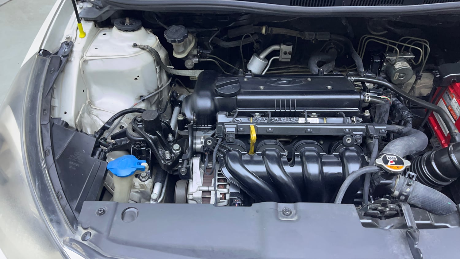 Used 2015 Hyundai Verna Fluidic 1.6 VTVT SX Petrol Manual engine ENGINE RIGHT SIDE VIEW