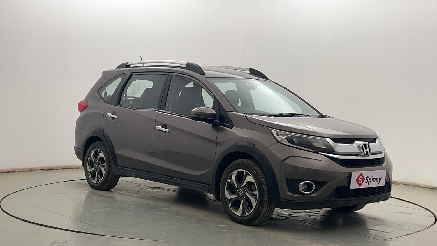 Used 2017 Honda BR-V V CVT Petrol Petrol Automatic exterior RIGHT FRONT CORNER VIEW