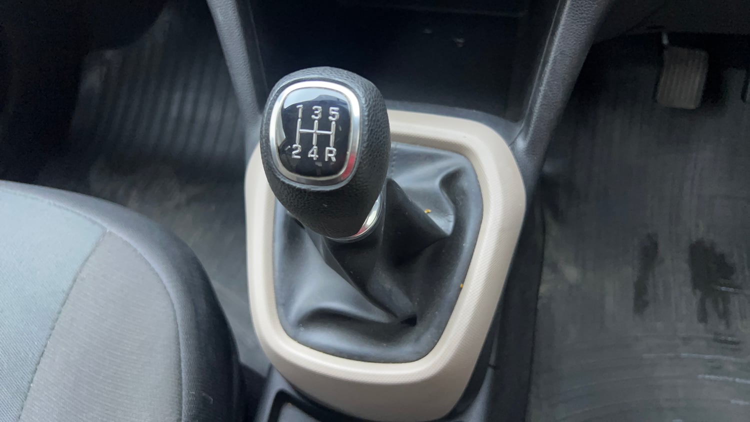 Used 2016 Hyundai Grand i10 Asta 1.2 Kappa VTVT Petrol Manual interior GEAR  KNOB VIEW