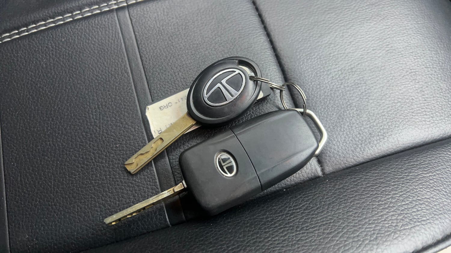 Used 2021 Tata Punch Adventure Rhythm Pack MT Petrol Manual extra CAR KEY VIEW