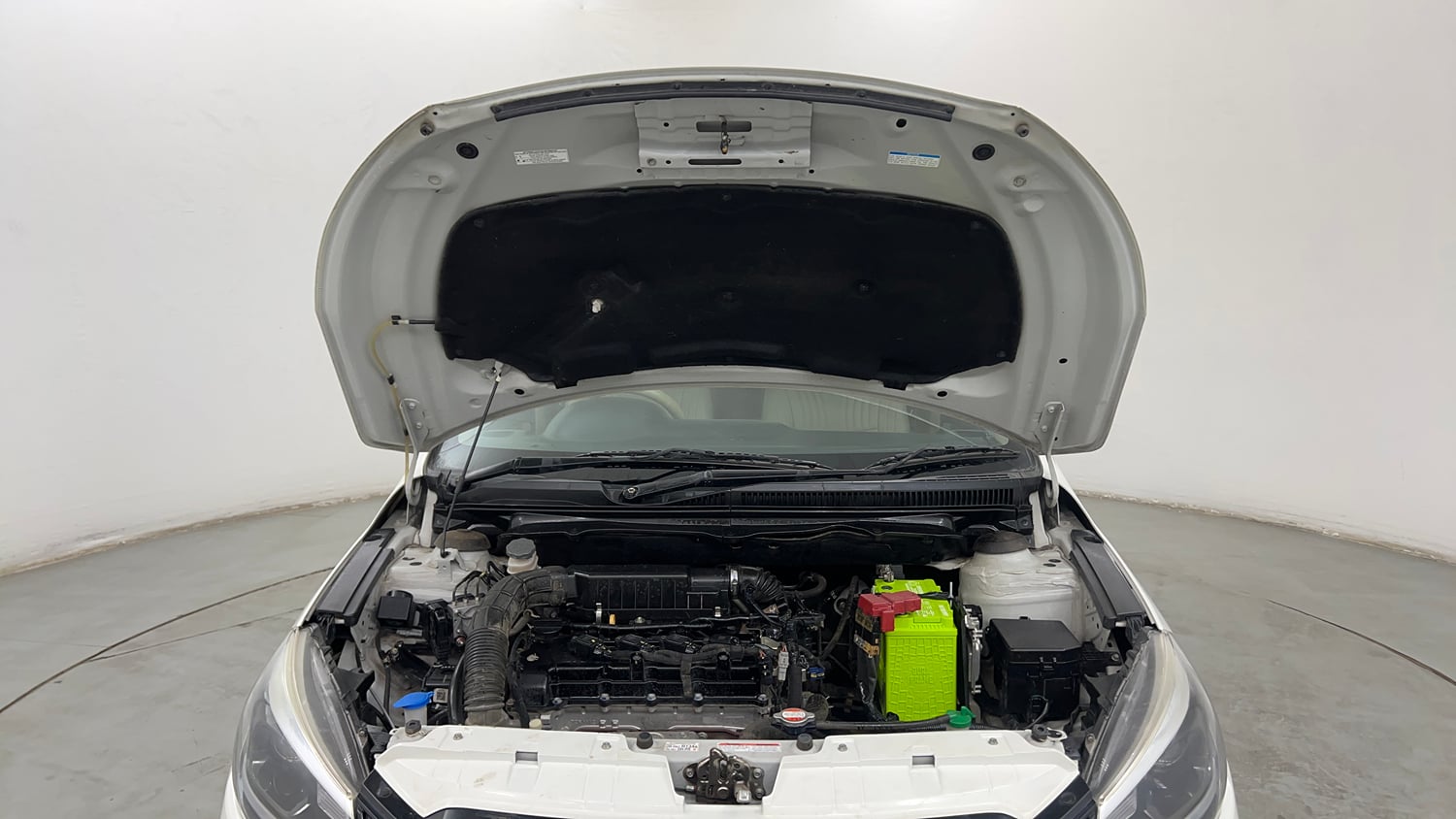 Used 2022 Maruti Suzuki Ciaz Zeta 1.5 Petrol Manual engine ENGINE & BONNET OPEN FRONT VIEW