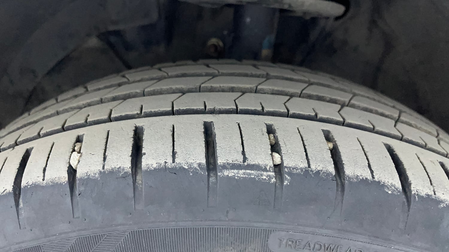 Used 2024 Toyota Glanza V Petrol Manual tyres LEFT FRONT TYRE TREAD VIEW