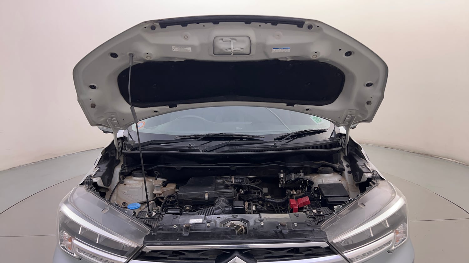 Used 2023 Maruti Suzuki XL6 Alpha MT Petrol Petrol Manual engine ENGINE & BONNET OPEN FRONT VIEW