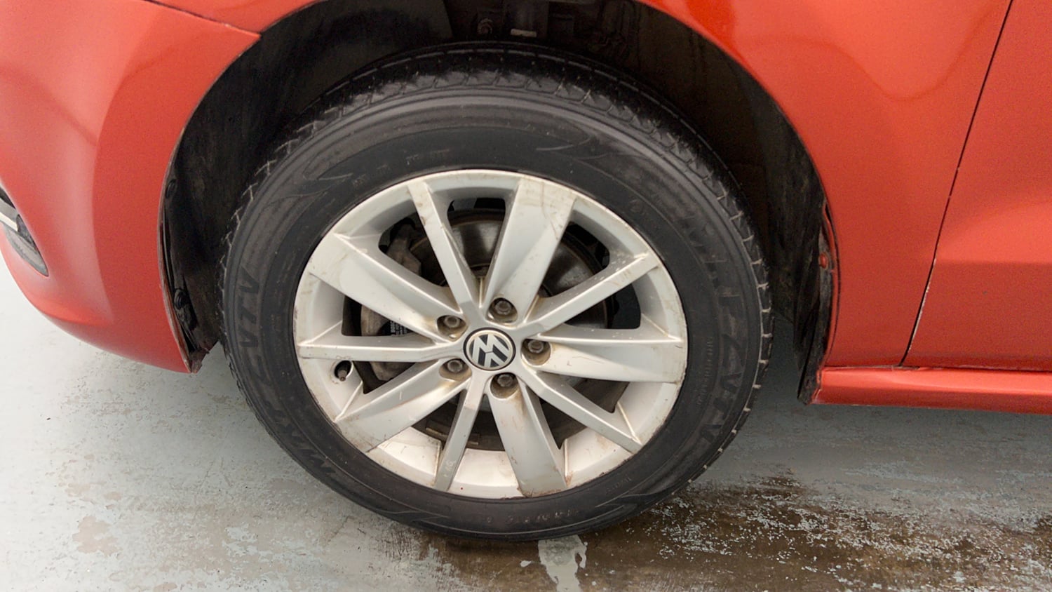 Used 2016 Volkswagen Polo Highline1.2L (P) Petrol Manual tyres LEFT FRONT TYRE RIM VIEW