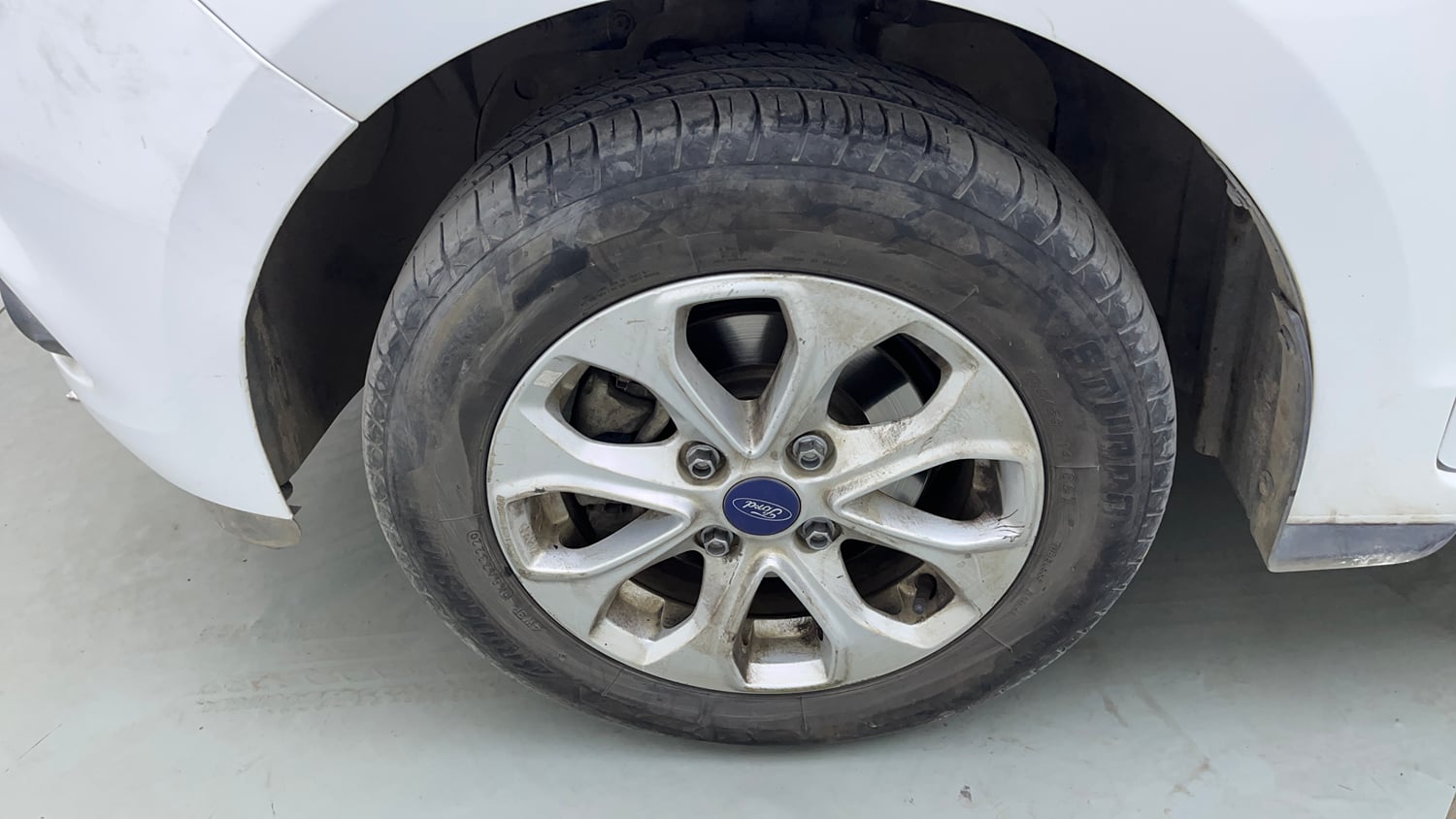 Used 2017 Ford Figo Aspire Titanium 1.2 Ti-VCT Petrol Manual tyres LEFT FRONT TYRE RIM VIEW