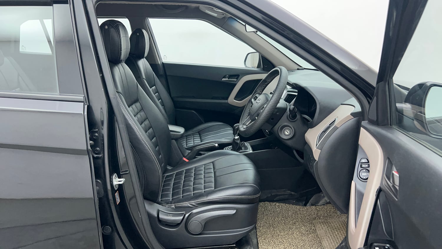 Used 2016 Hyundai Creta 1.6 SX Diesel Manual interior RIGHT SIDE FRONT DOOR CABIN VIEW