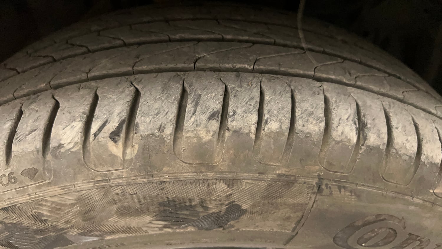 Used 2019 Ford EcoSport Titanium 1.5L TDCi Diesel Manual tyres RIGHT FRONT TYRE TREAD VIEW