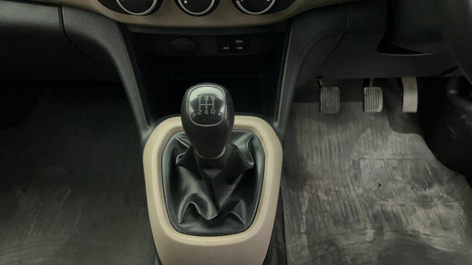 Used 2019 Hyundai Grand i10 Magna 1.2 Kappa VTVT Petrol Manual interior GEAR  KNOB VIEW