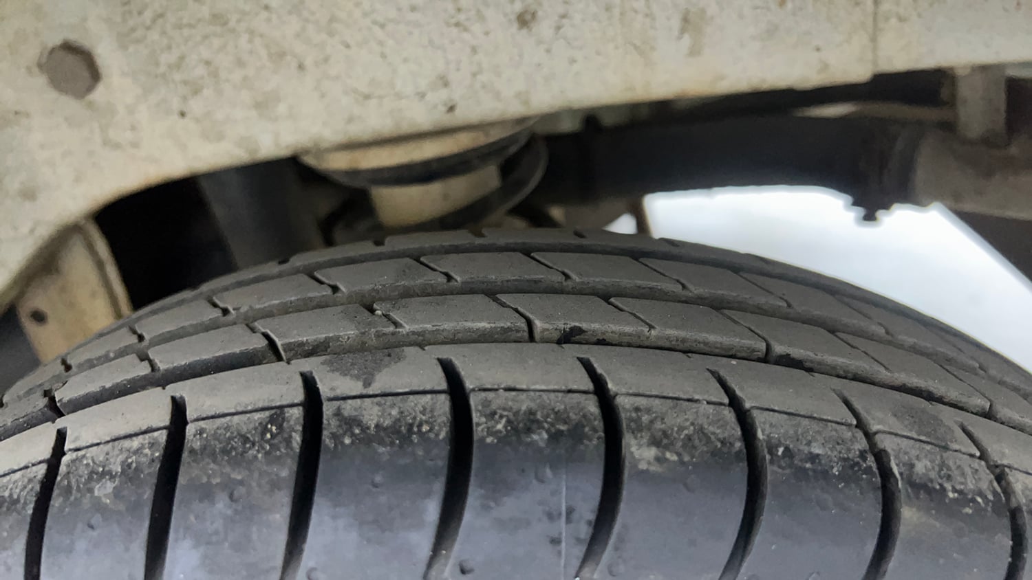 Used 2014 Maruti Suzuki Alto 800 Lxi Petrol Manual tyres LEFT REAR TYRE TREAD VIEW