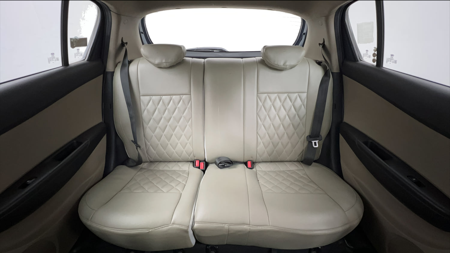 Used 2014 Hyundai i20 Asta 1.2 Petrol Manual interior REAR SEAT CONDITION VIEW