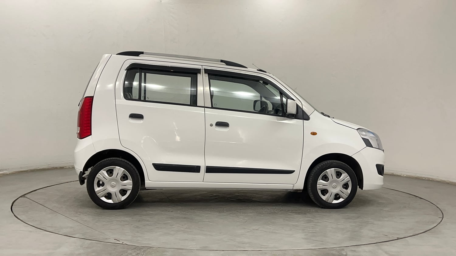 Used 2014 Maruti Suzuki Wagon R VXI Petrol Manual exterior RIGHT SIDE VIEW