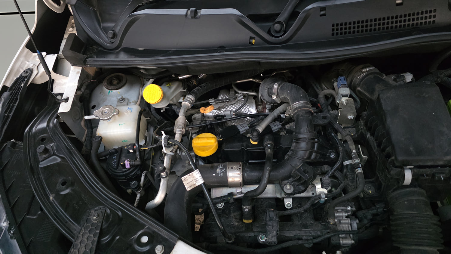 Used 2022 Nissan Magnite XV Premium Turbo CVT Petrol Automatic engine ENGINE RIGHT SIDE VIEW