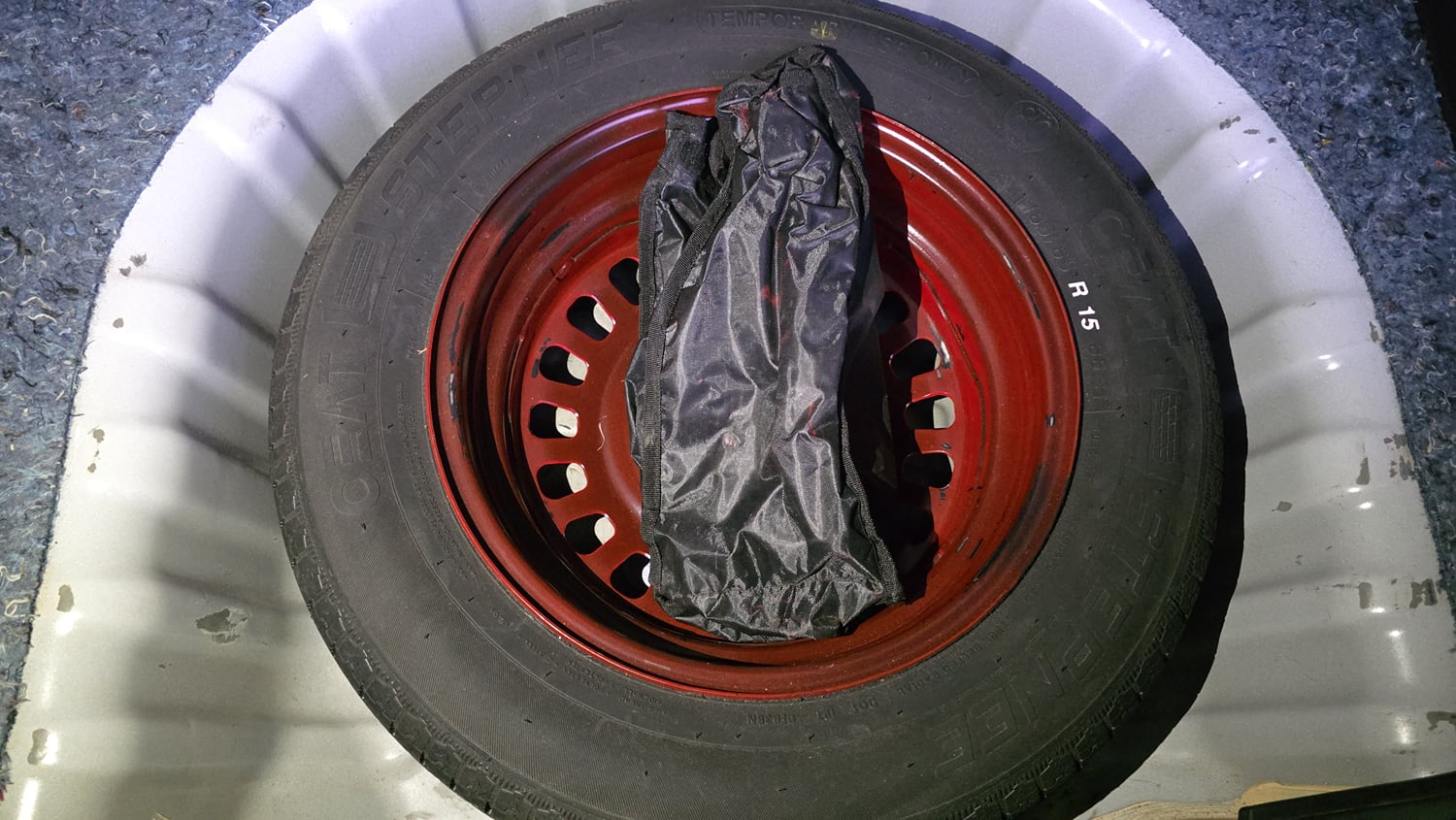 Used 2022 Nissan Magnite XV Premium Turbo CVT Petrol Automatic tyres SPARE TYRE VIEW