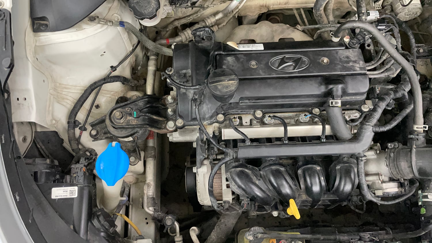 Used 2017 Hyundai Elite i20 Asta 1.2 (O) Petrol Manual engine ENGINE RIGHT SIDE VIEW