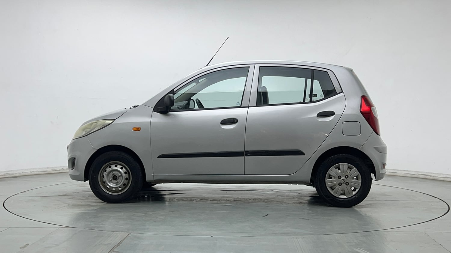 Used 2015 Hyundai i10 Magna 1.1 iRDE2 Petrol Manual exterior LEFT SIDE VIEW