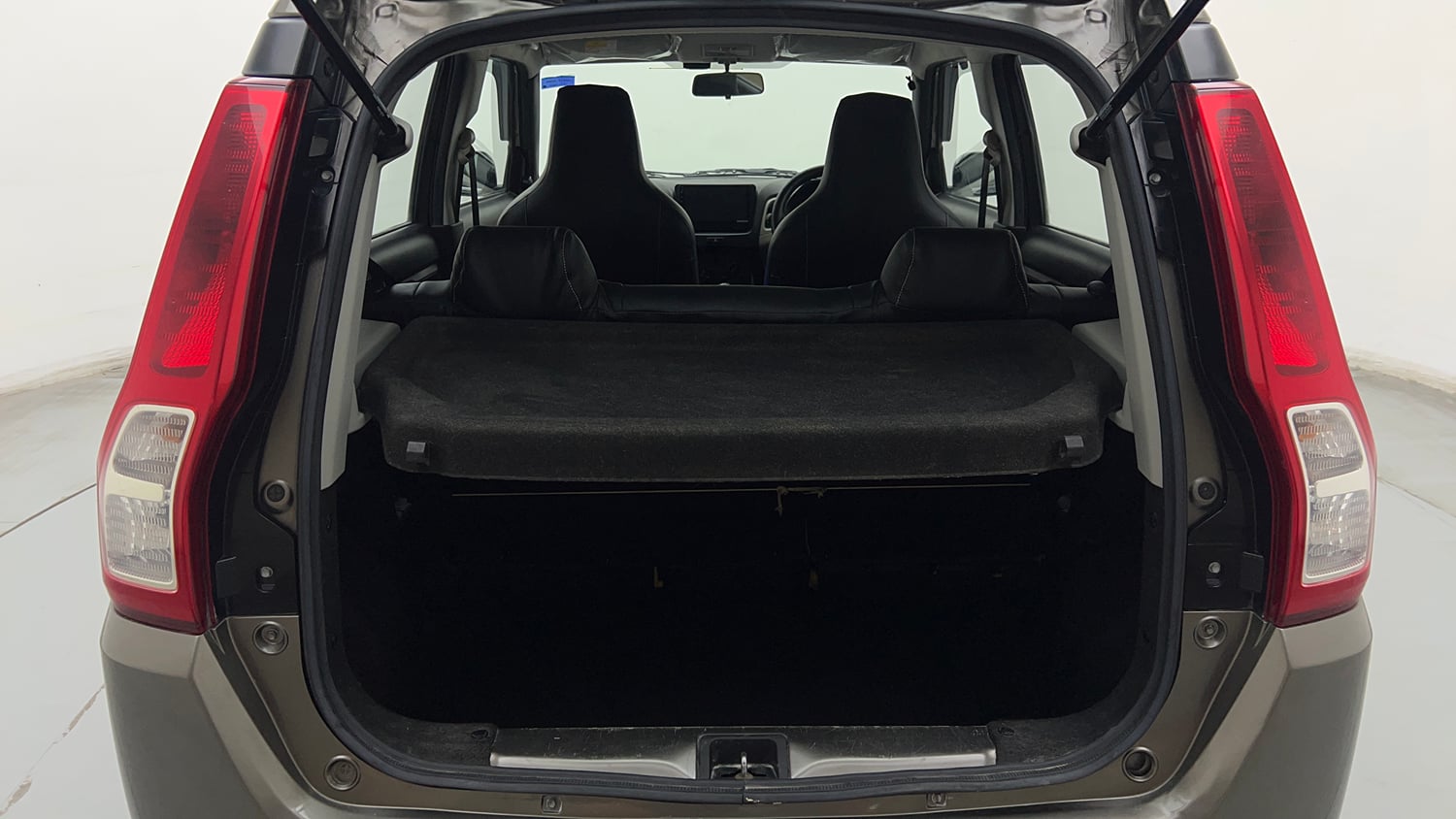 Used 2022 Maruti Suzuki Wagon R VXI 1.0 Petrol Manual interior DICKY INSIDE VIEW