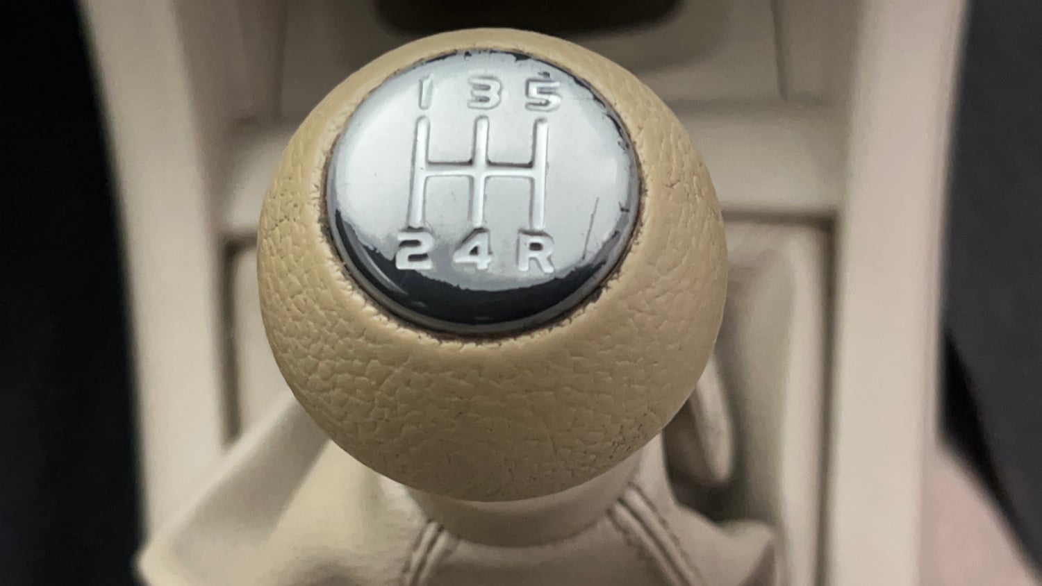 Used 2014 Maruti Suzuki Swift Dzire VXI Petrol Manual interior GEAR  KNOB VIEW