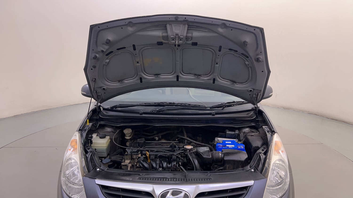 Used 2012 Hyundai i20 Asta 1.2 Petrol Manual engine ENGINE & BONNET OPEN FRONT VIEW
