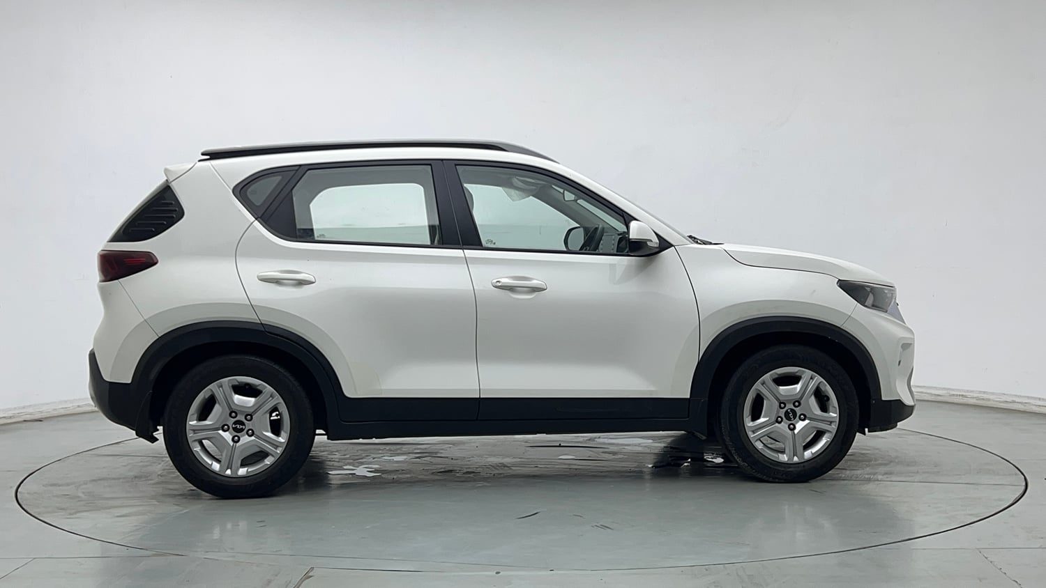 Used 2021 Kia Sonet HTK Plus 1.2 Petrol Manual exterior RIGHT SIDE VIEW