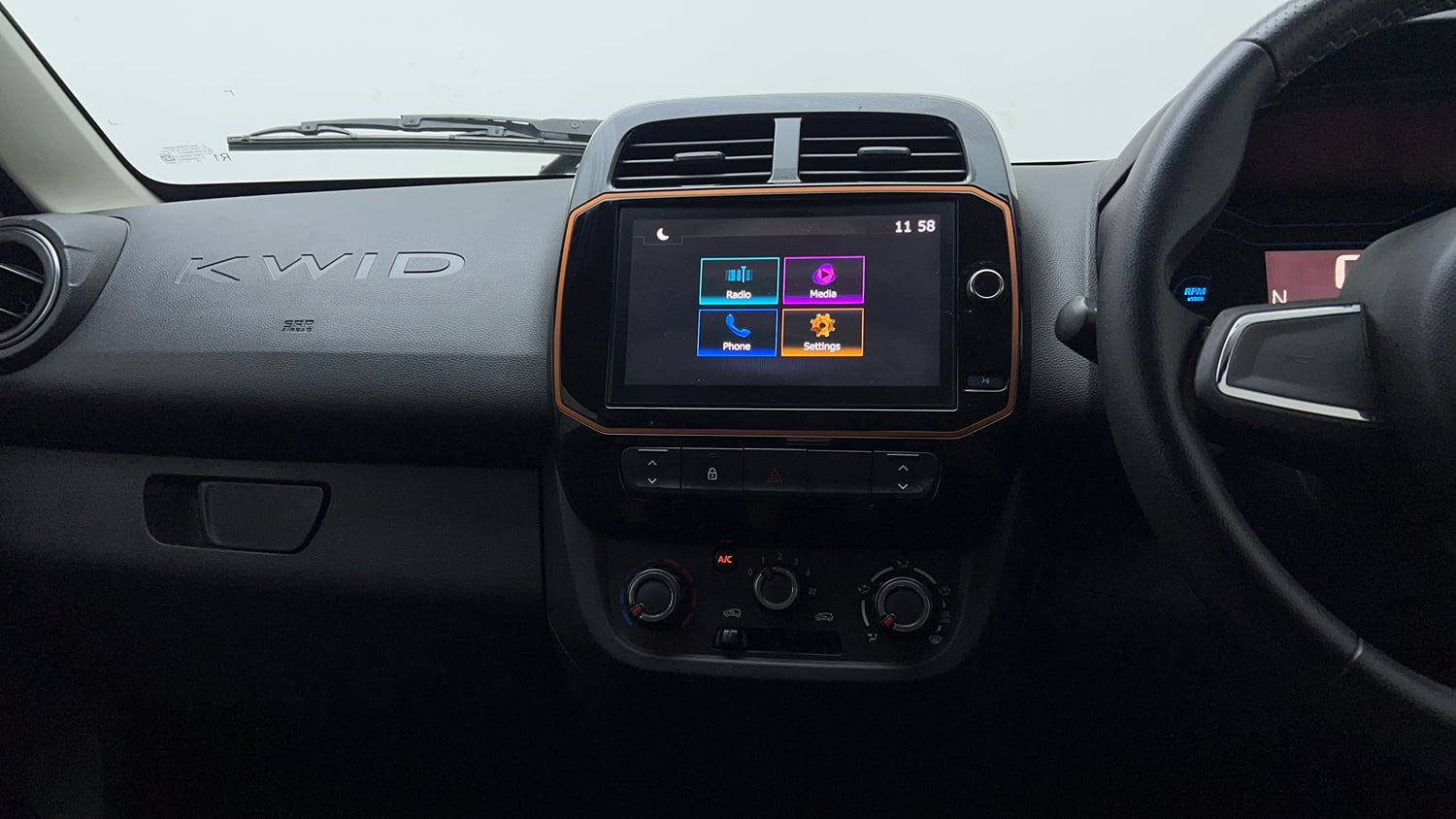 Used 2021 Renault Kwid CLIMBER 1.0 AMT Opt Petrol Automatic interior MUSIC SYSTEM & AC CONTROL VIEW