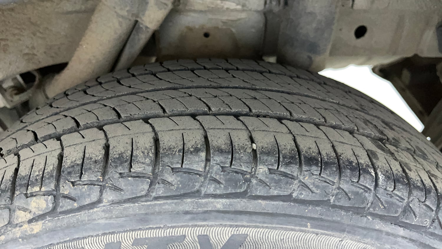 Used 2019 Mahindra KUV100 NXT K8 6 STR Dual Tone Petrol Manual tyres LEFT REAR TYRE TREAD VIEW