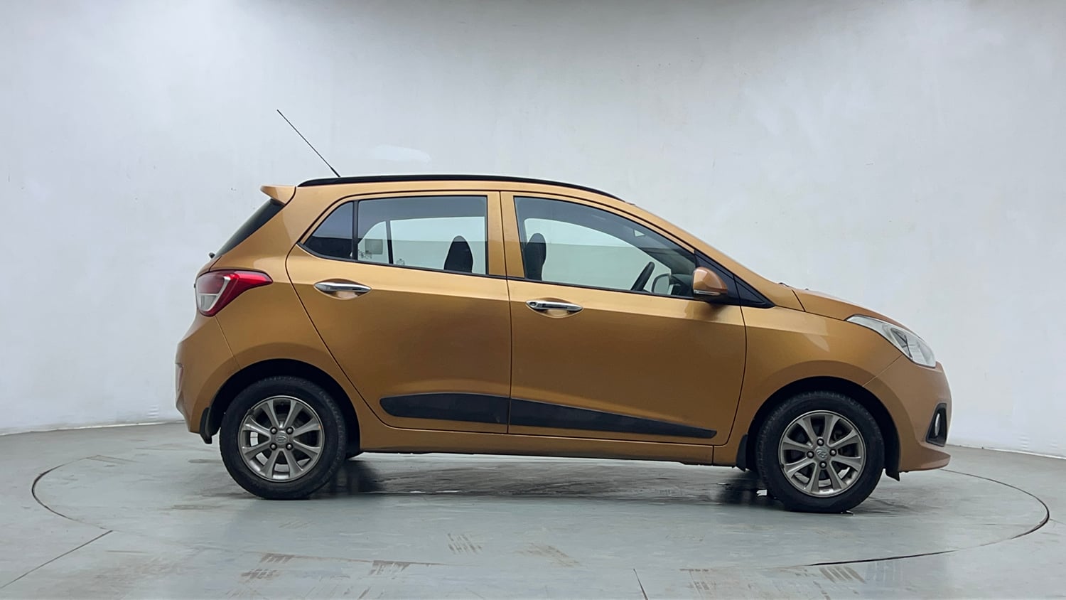 Used 2016 Hyundai Grand i10 Asta 1.2 Kappa VTVT Petrol Manual exterior RIGHT SIDE VIEW