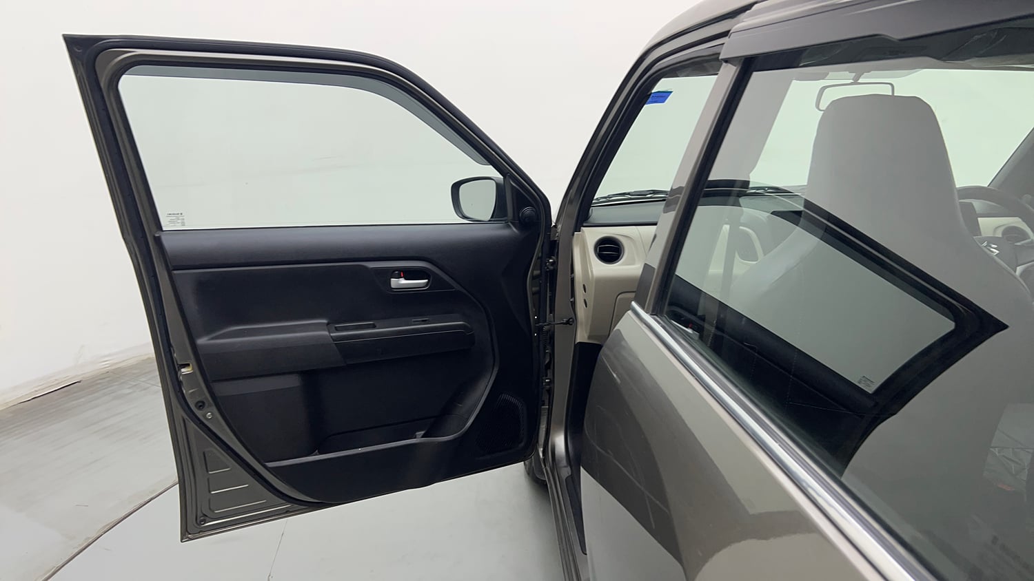 Used 2022 Maruti Suzuki Wagon R VXI 1.0 Petrol Manual interior LEFT FRONT DOOR OPEN VIEW