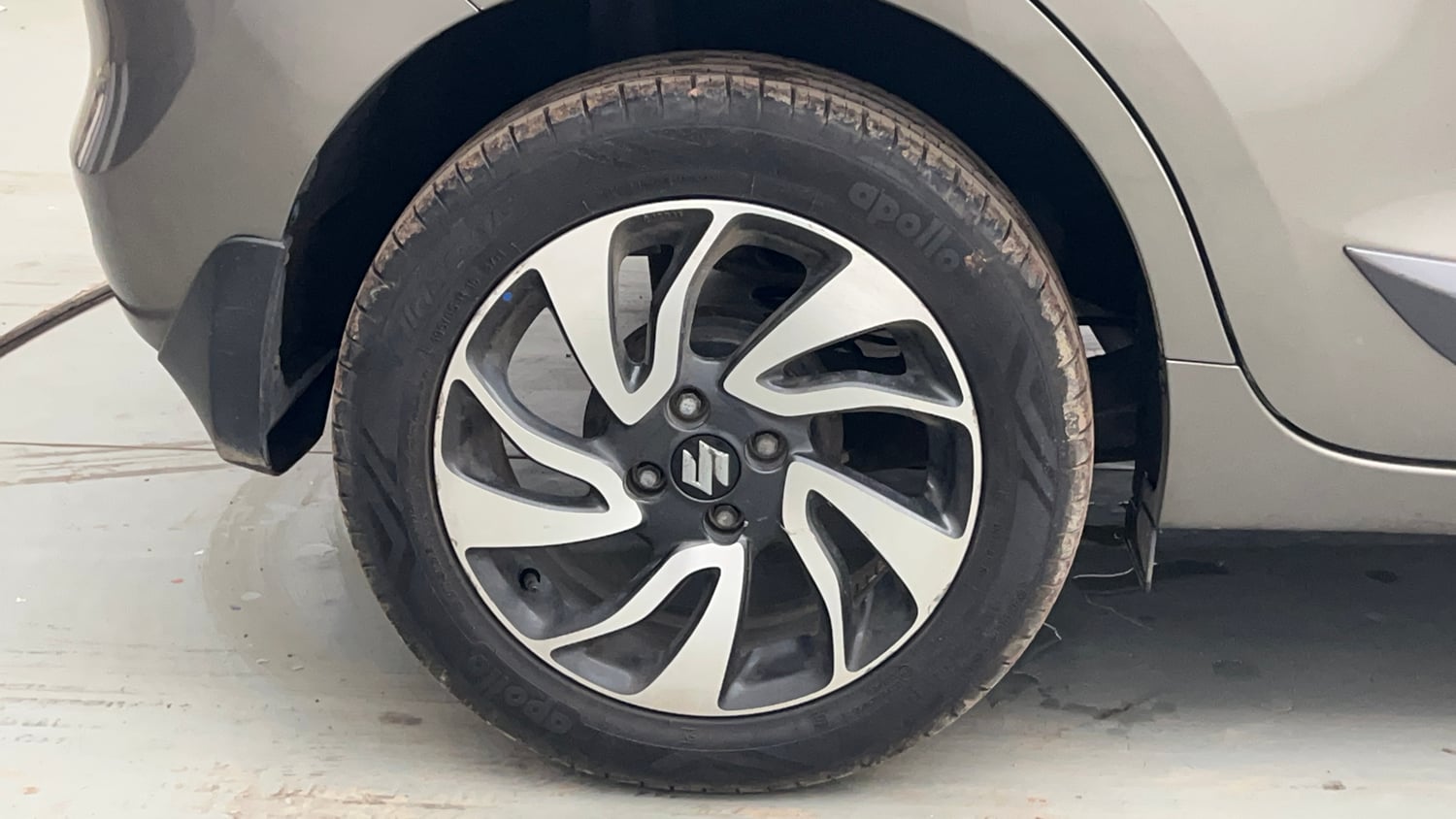 Used 2020 Maruti Suzuki Baleno Alpha Automatic Petrol Automatic tyres RIGHT REAR TYRE RIM VIEW